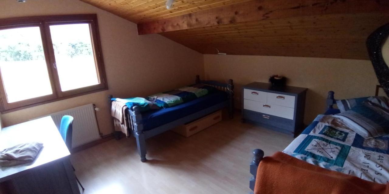 Zimmer Mit Fruehstueck Challes-les-Eaux Exterior photo
